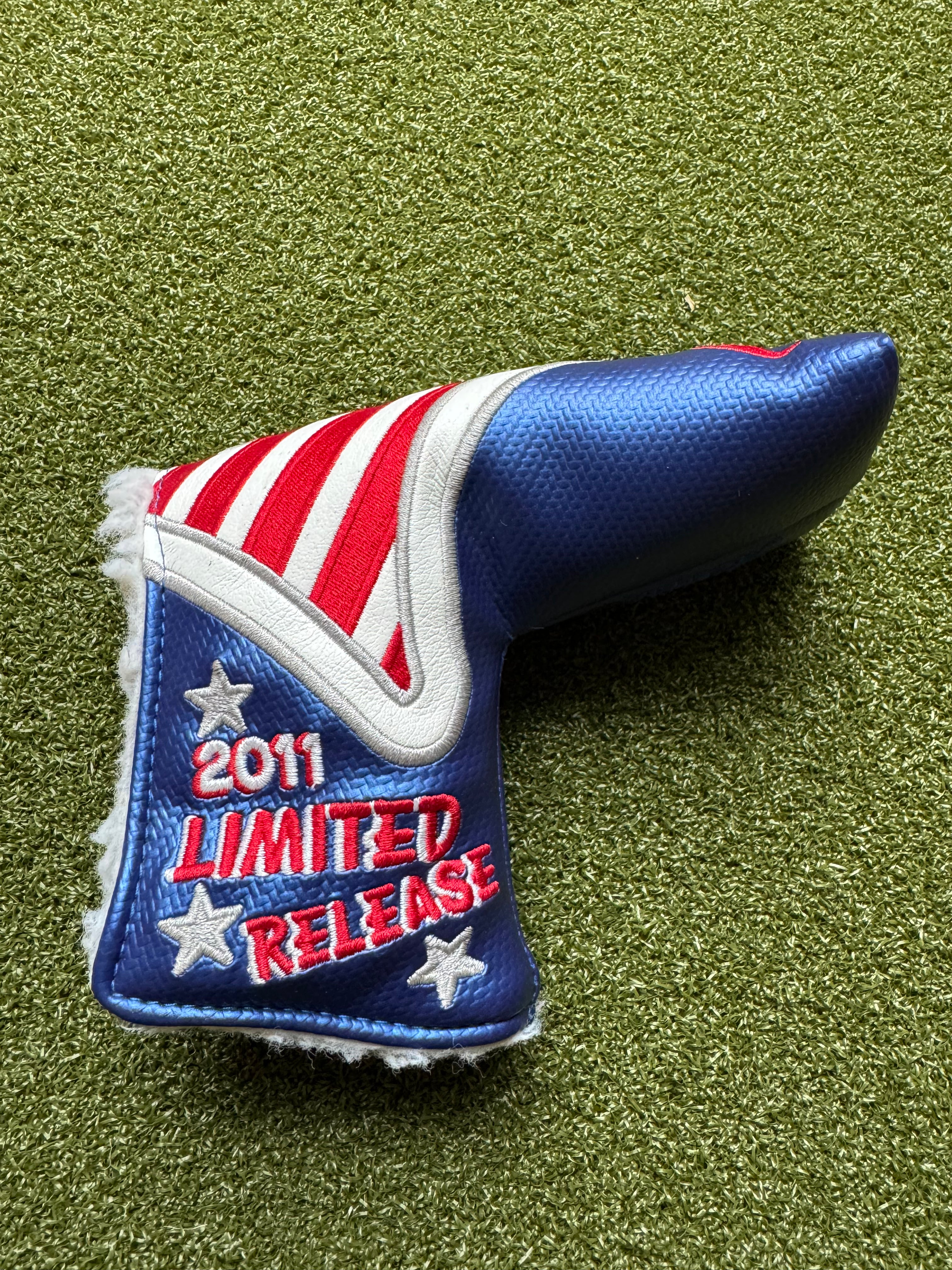 Scotty Cameron 2011 USA Bulldog Custom Shop Blade Headcover
