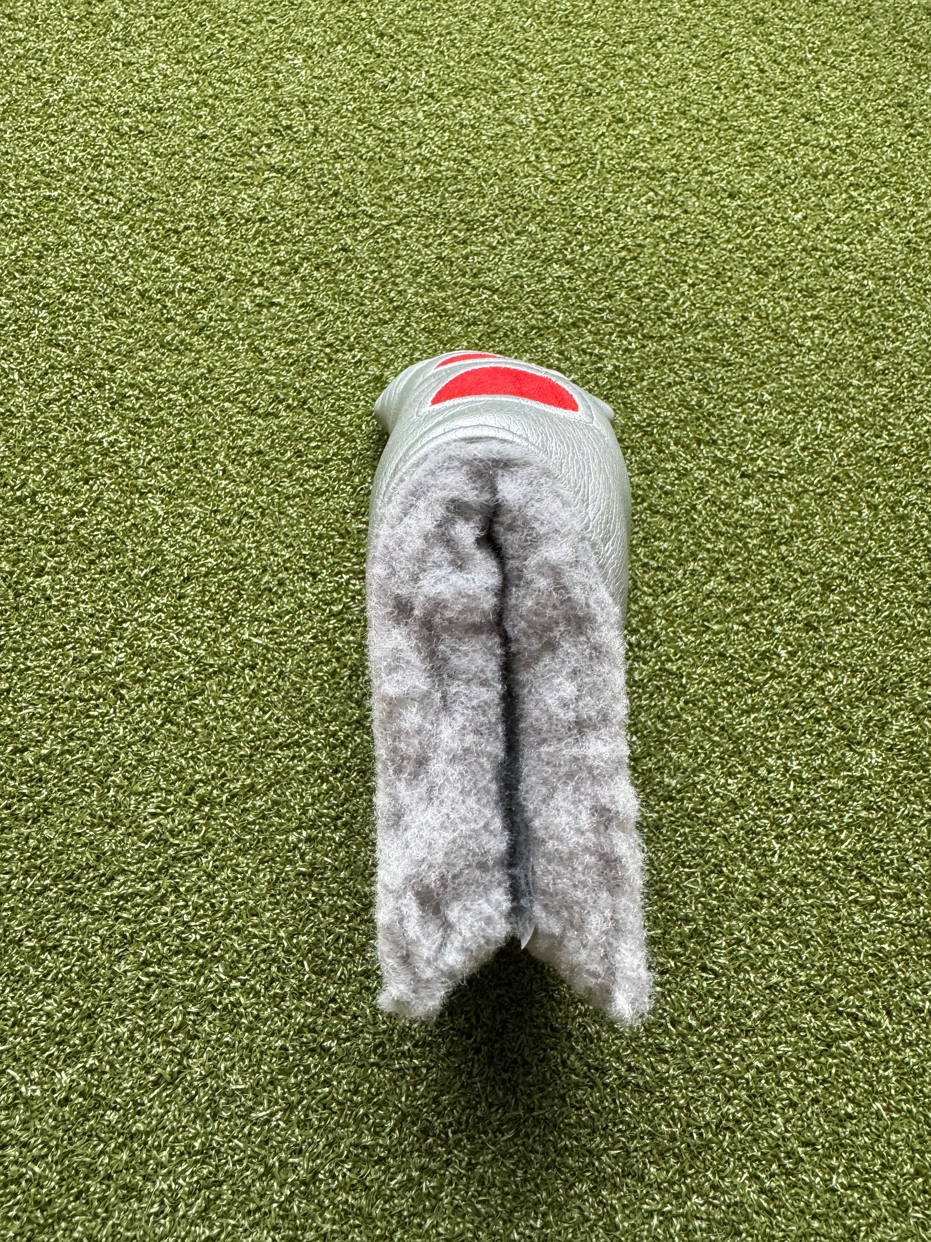 Scotty Cameron Studio Design Red Dots Headcover Blade