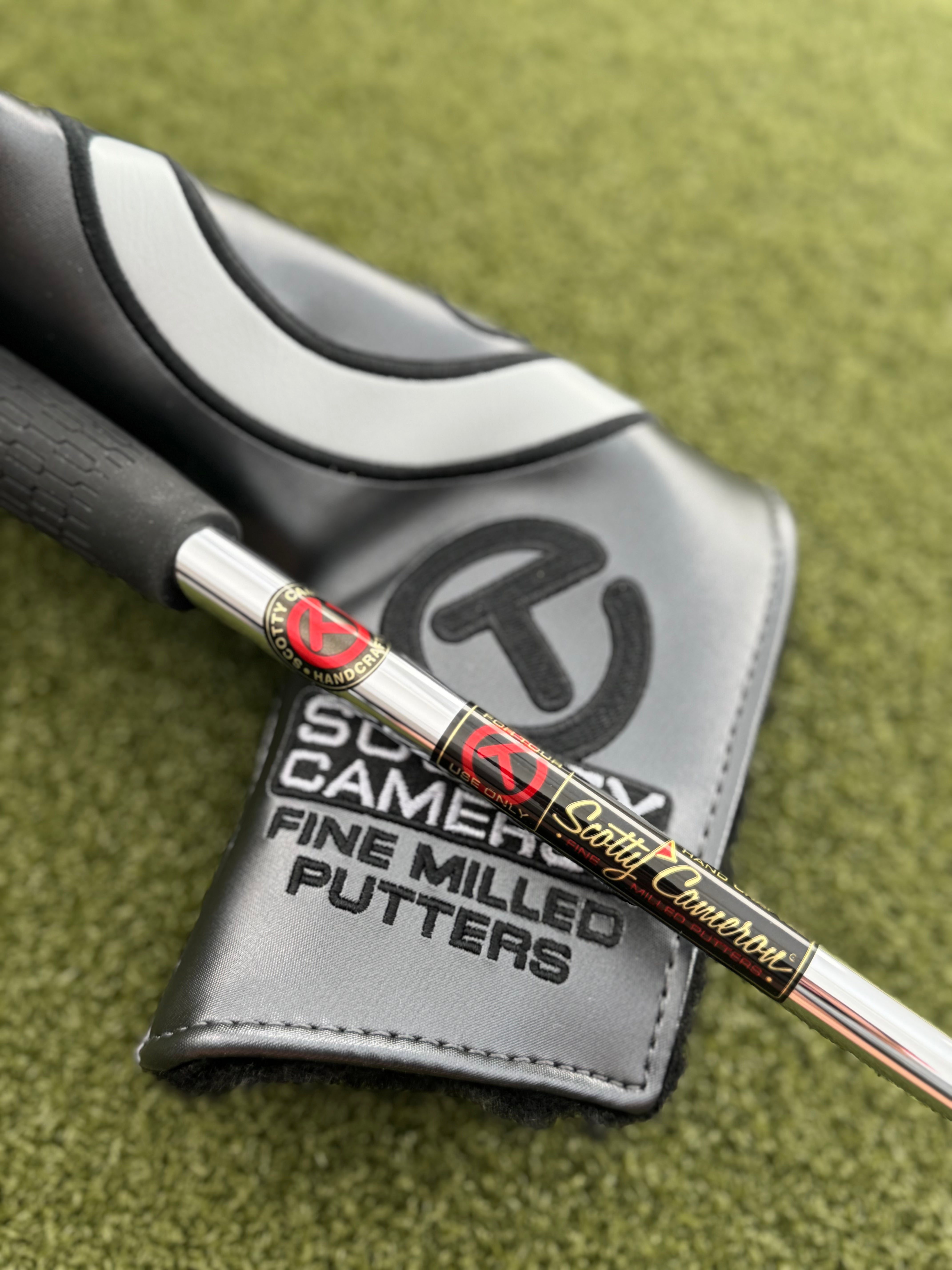 Brand New Masterful + Buttonback Circle T