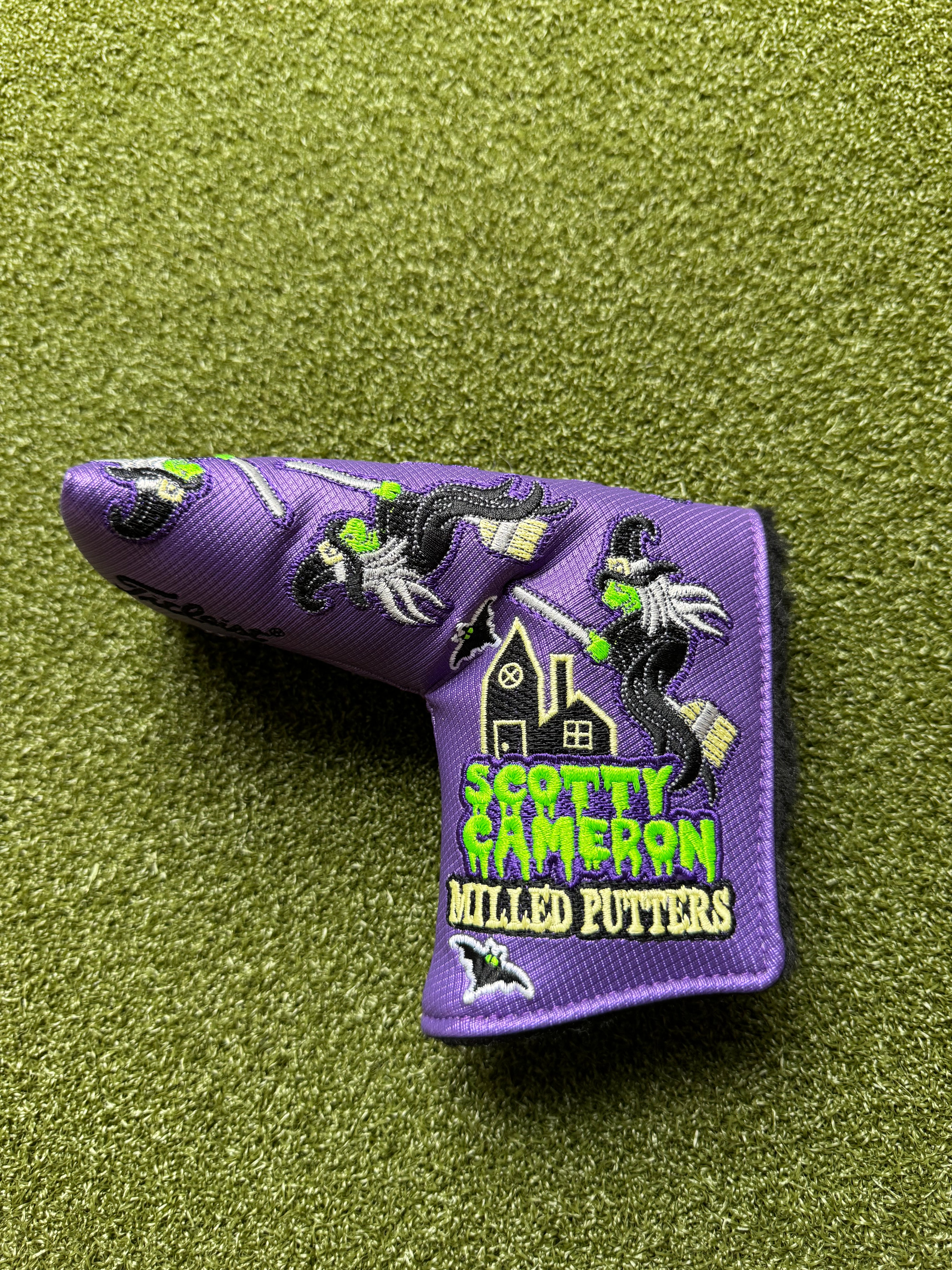 Scotty Cameron 2011 Halloween Blade Flying Witches Purple