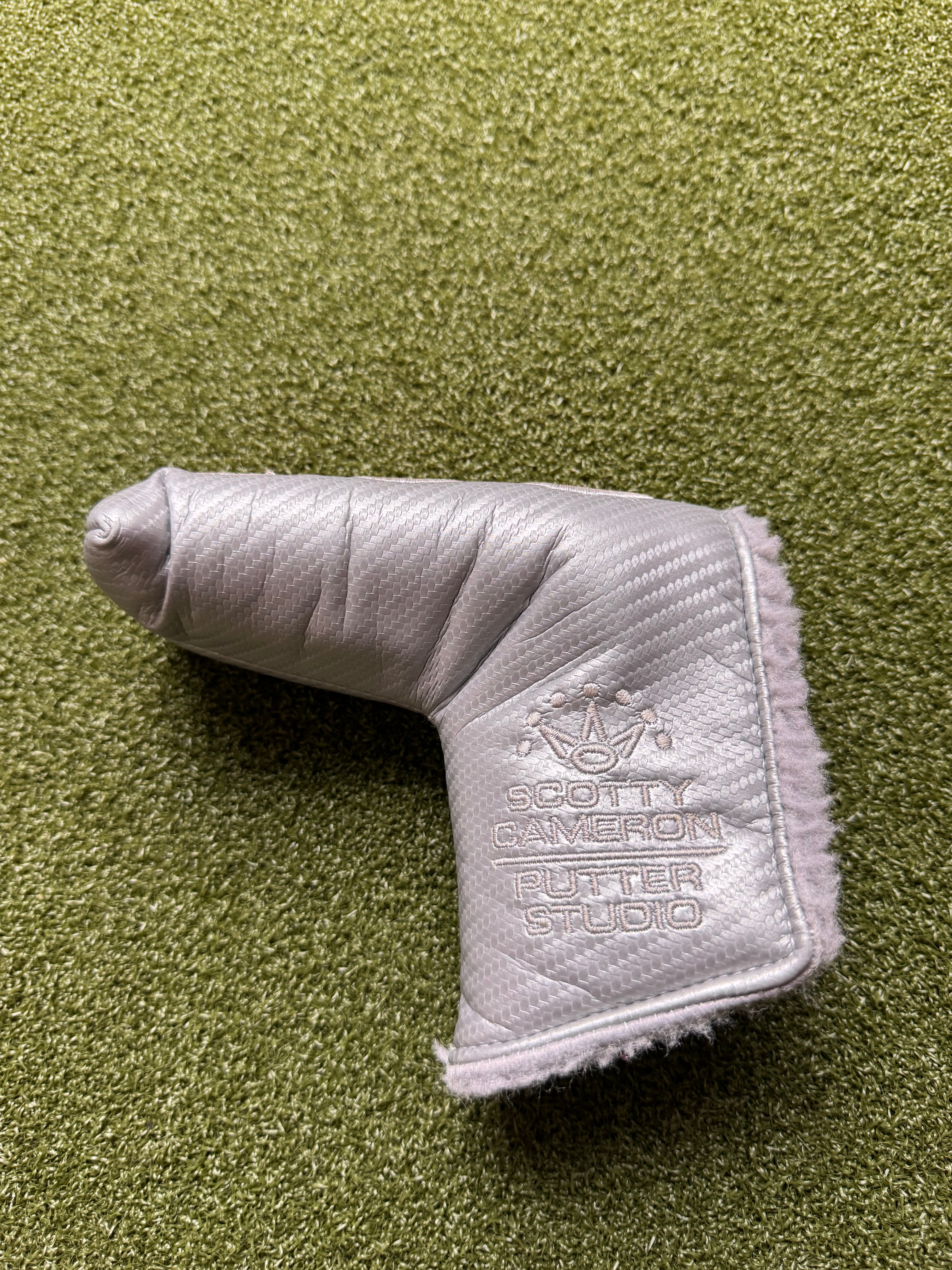 Scotty Cameron Studio Style Red Bomb Blade Headcover