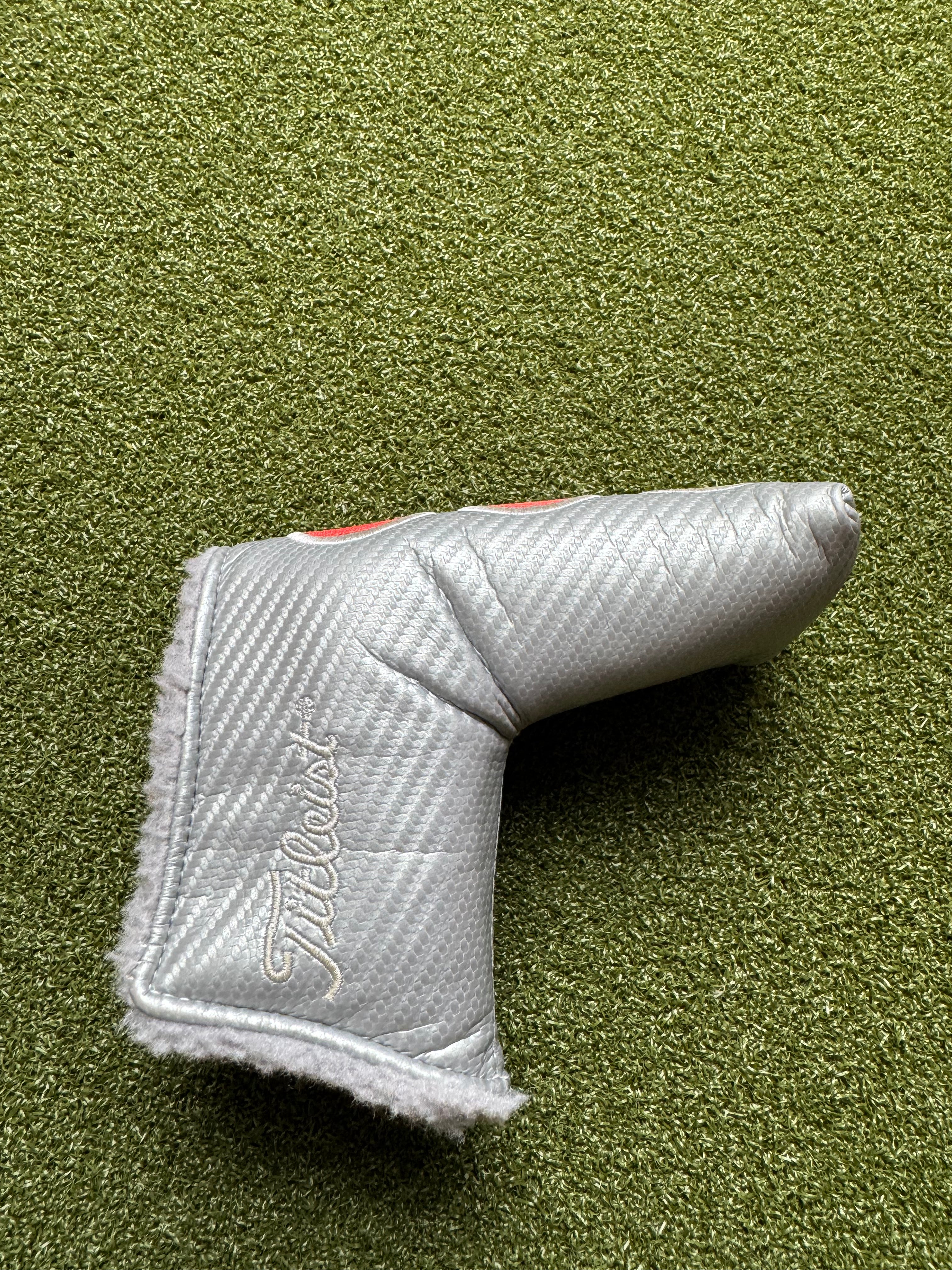 Scotty Cameron Studio Style Red Bomb Blade Headcover