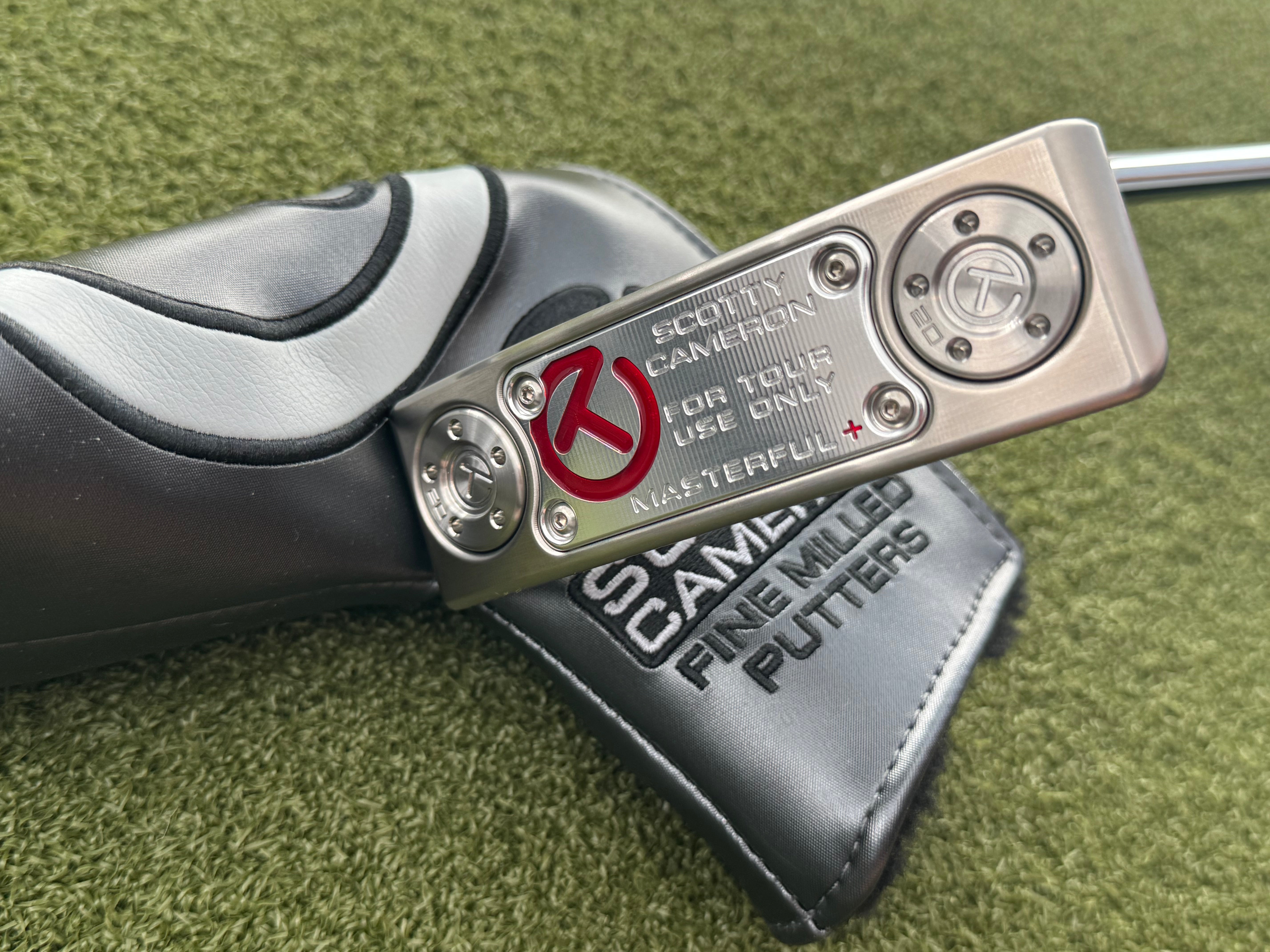 Brand New Masterful + Buttonback Circle T